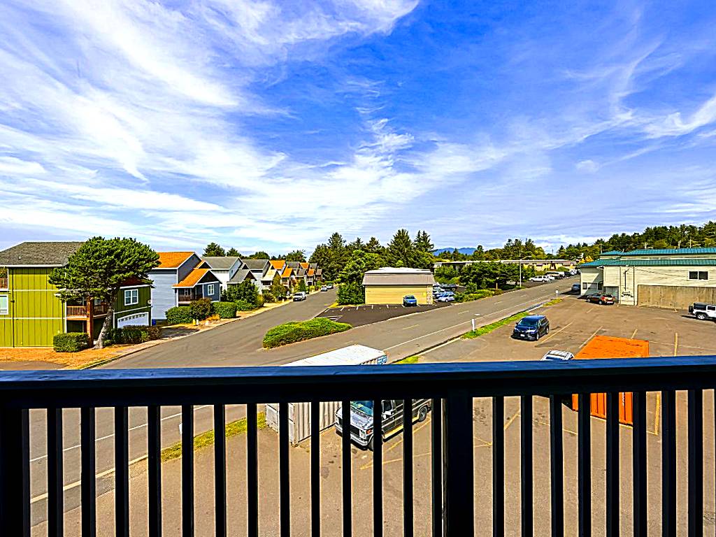 Coastal Inn by OYO Lincoln City - Oregon Coast Hwy: Double Queen Room with Balcony