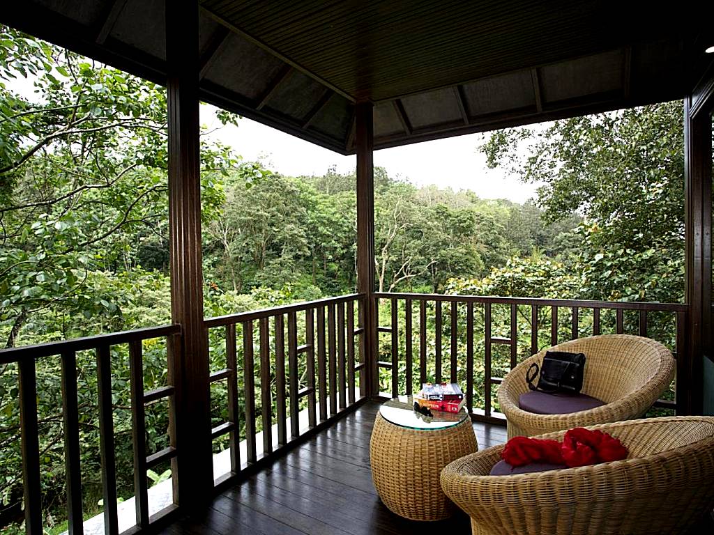 The IBNII - Eco Luxury Resort: Arnetta Luxury Wooden Cottage – No Kids