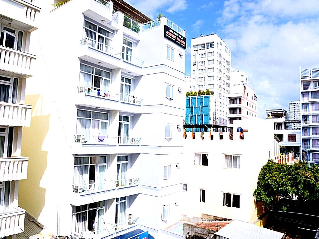 CR Hotel: Deluxe Double Room with Balcony - single occupancy