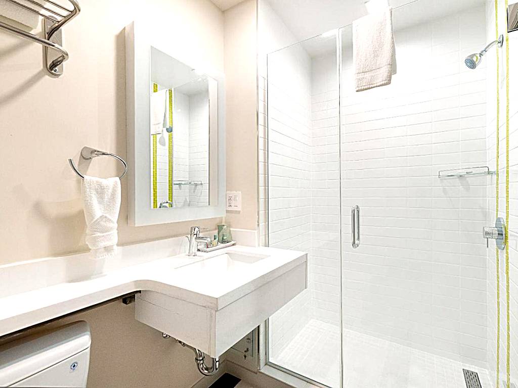 Best Western Red Coach Inn: Queen Room with Two Queen Beds and Patio