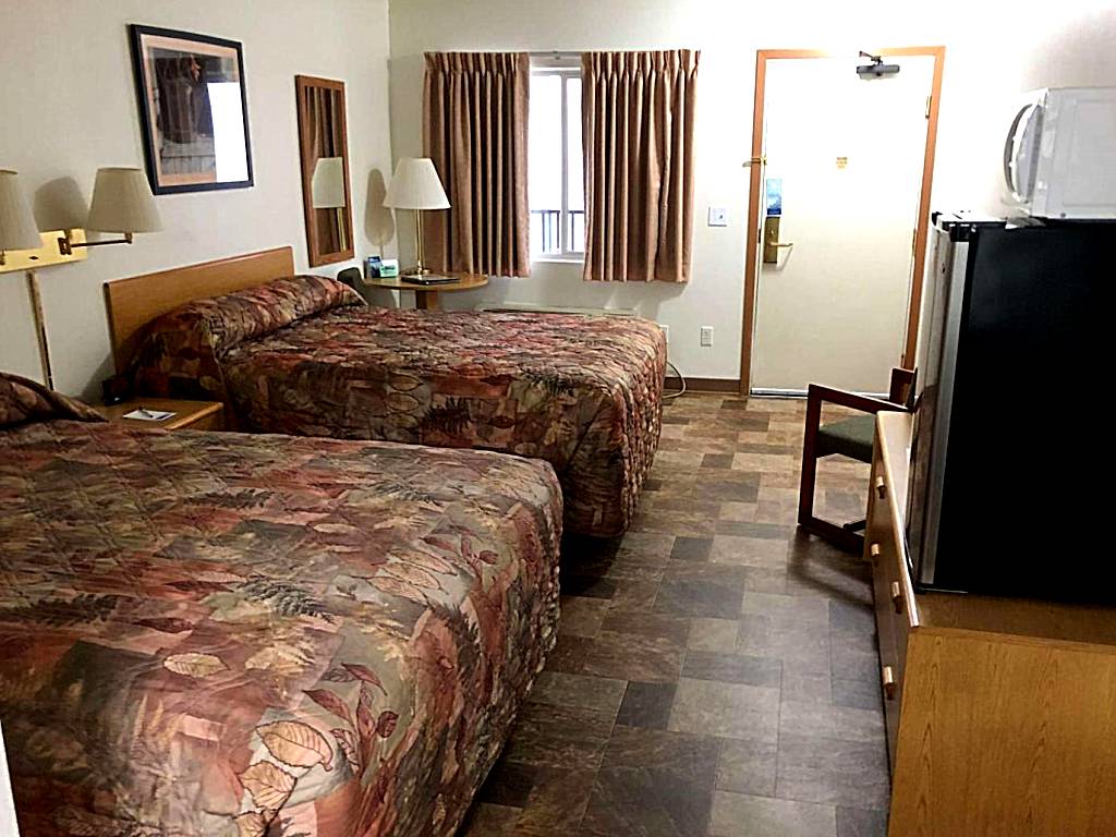 Travelodge by Wyndham Deadwood: Queen Room with Two Queen Beds - Pet Friendly/Non-Smoking (Deadwood)