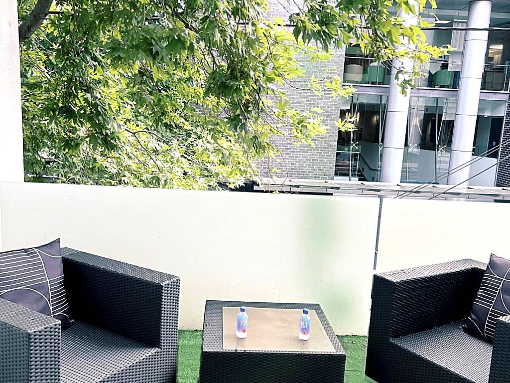 Sydney Boutique Hotel: King Room with Balcony