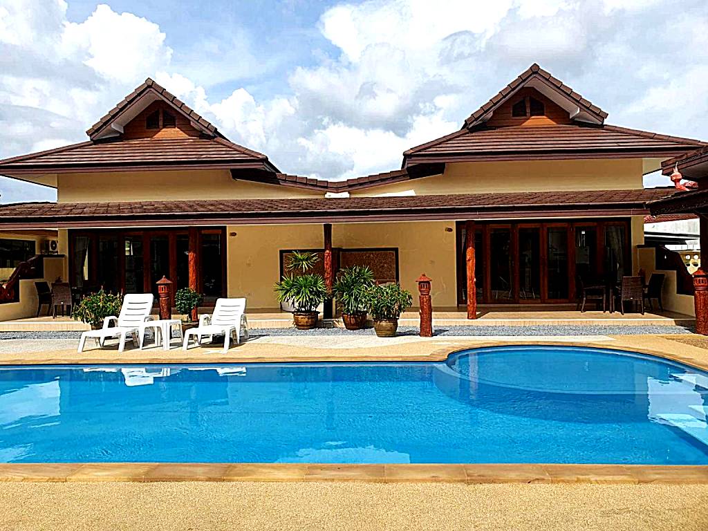 Jungle Village Bungalow: Apartment with Pool View