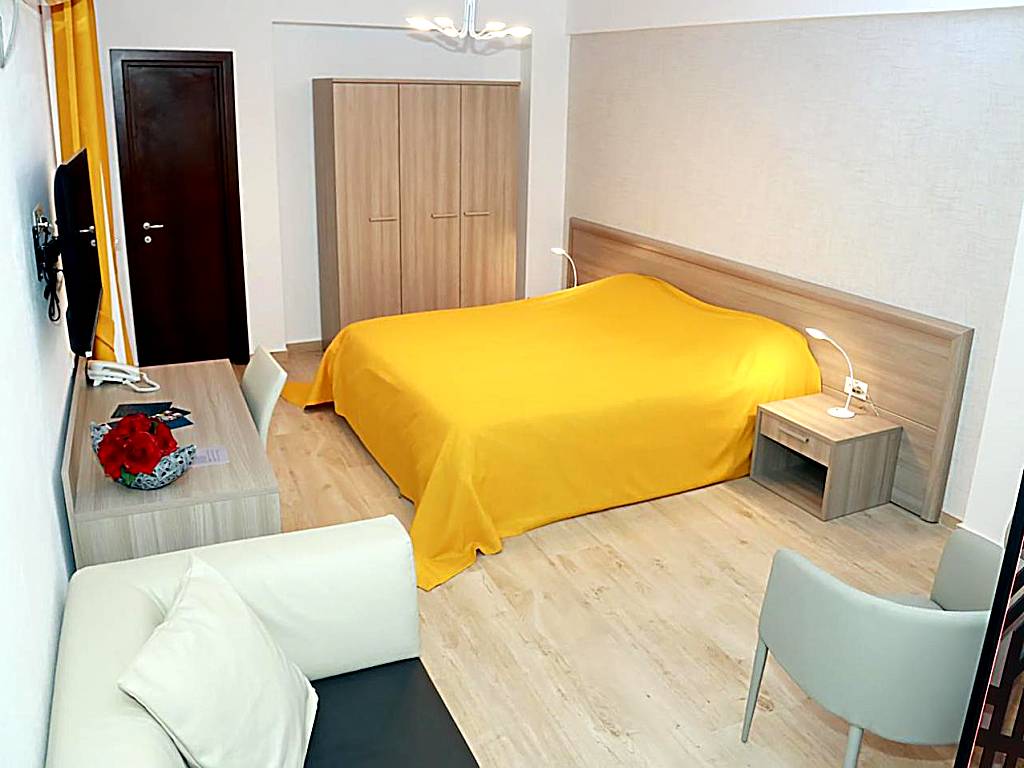 Parliament Square: Deluxe Double Room with Spa Bath