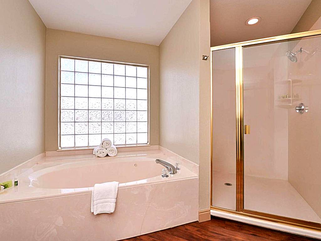 Best Western Executive Inn & Suites: King Suite with Spa Bath