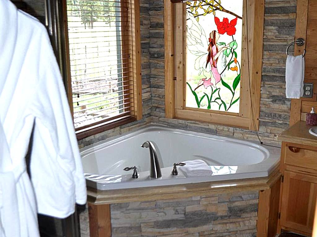 Elkwood Manor Bed & Breakfast: Deluxe Suite with Spa Bath (Pagosa Springs)