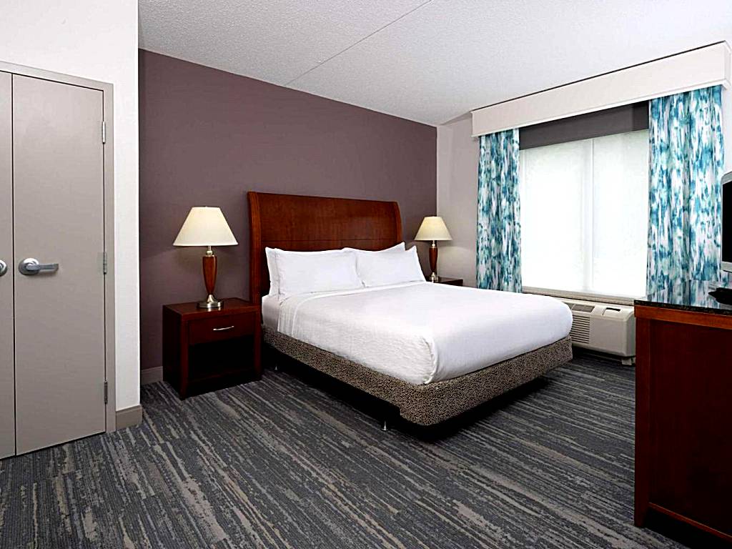 Hilton Garden Inn Mystic/Groton: King Suite with Spa Bath (Groton)