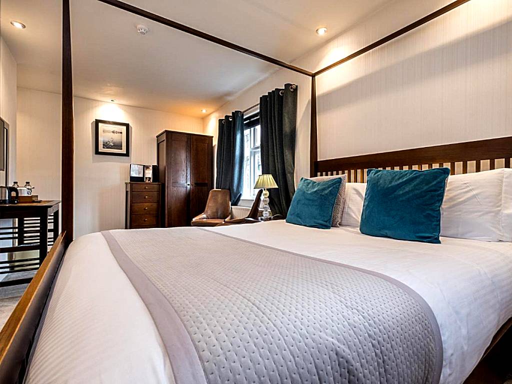 The Howbeck & The Retreat incl FREE off-site Health Club and FREE parking: Luxury Room with Spa Bath (Windermere)