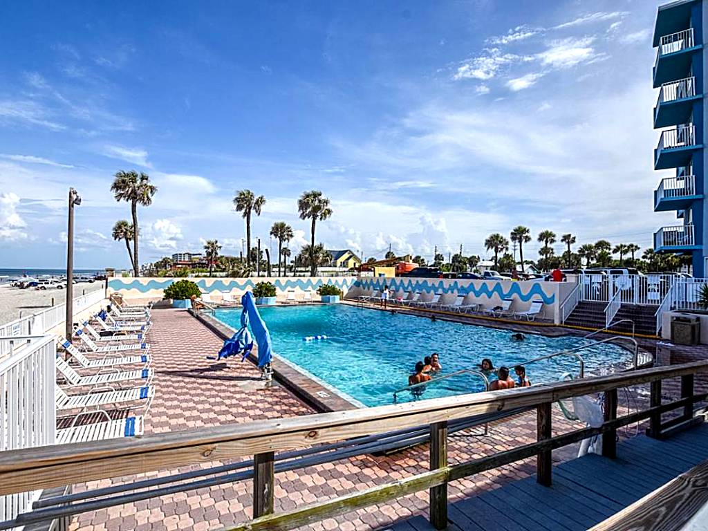 Daytona Condo with Beautiful Ocean and City View: Studio with Balcony (Daytona Beach)