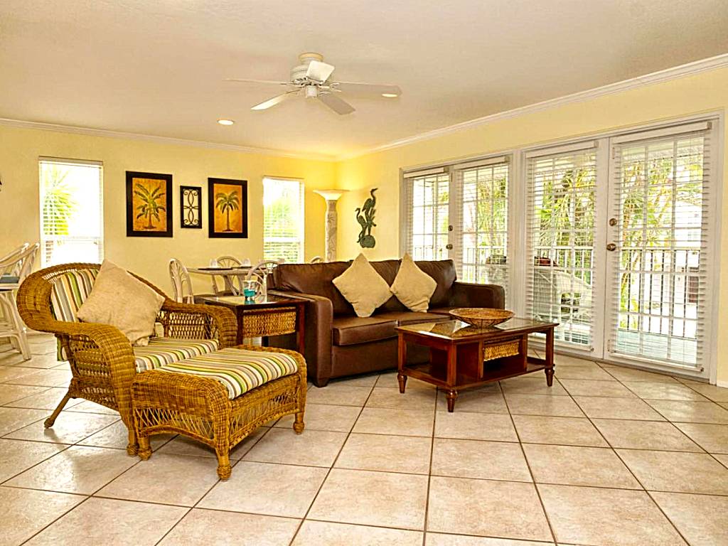 Siesta Palms By the Beach: Two-Bedroom Suite (Sarasota)