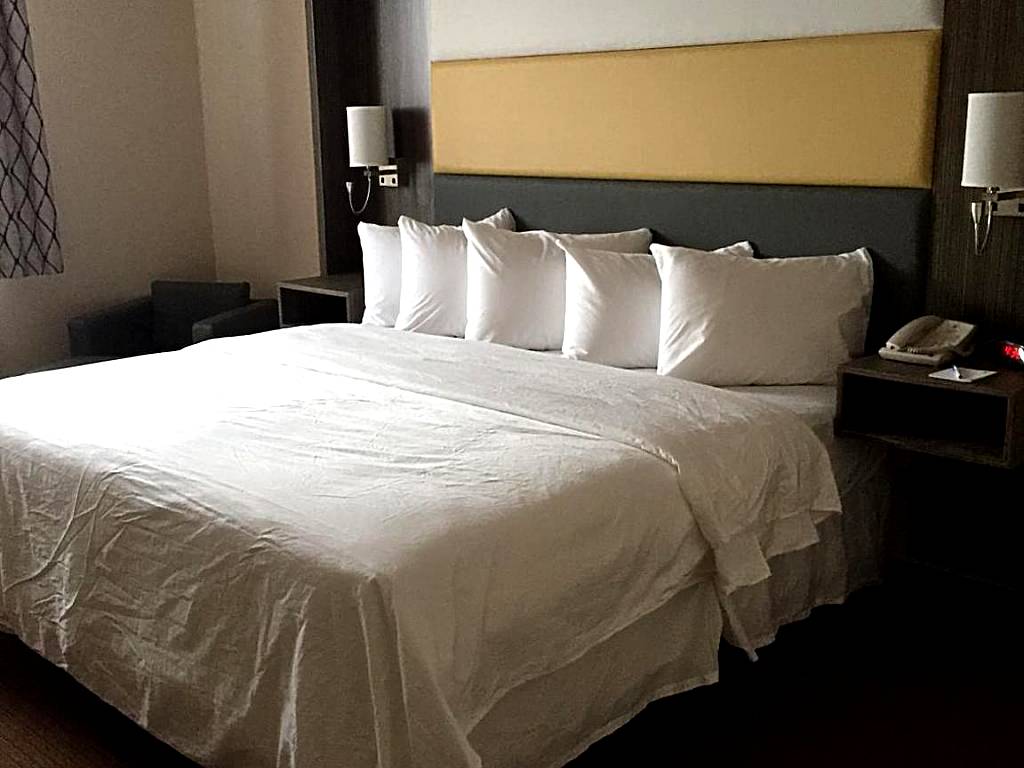 Southfort Inn: Studio with Spa Bath