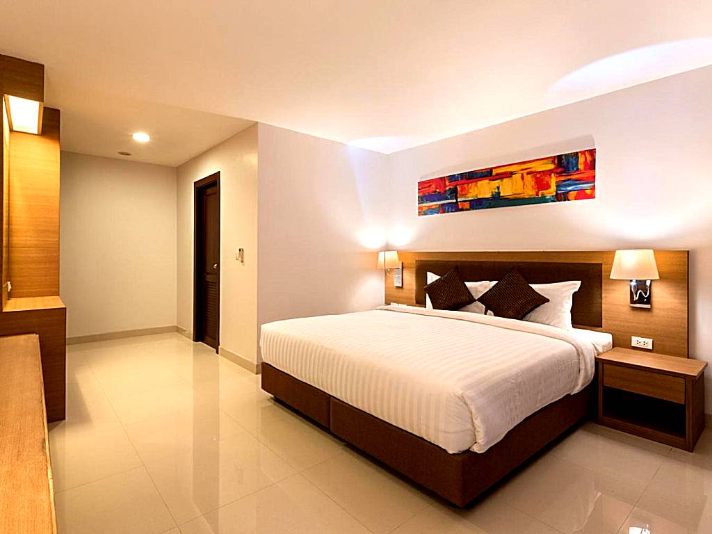 Riche Hua Hin Hotel - SHA Plus: Family Jacuzzi Suite