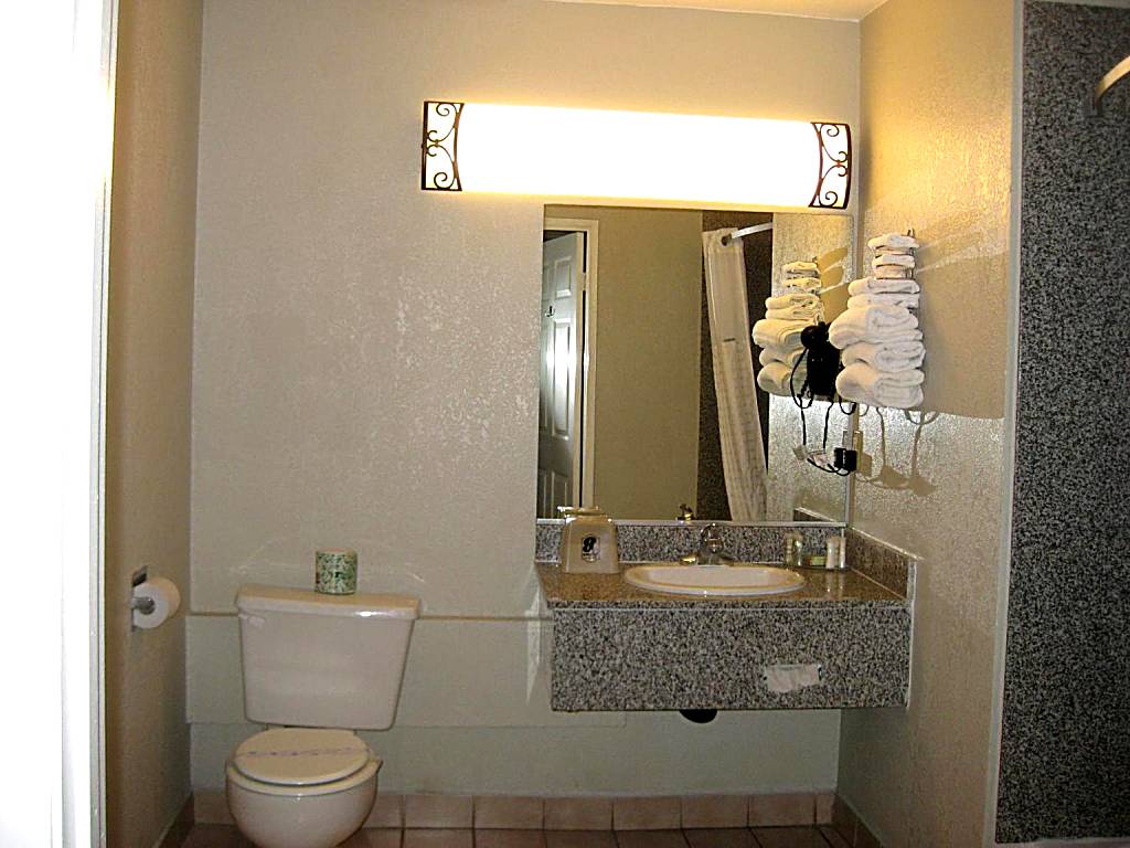 Super 8 by Wyndham Inglewood/LAX/LA Airport: King Studio Suite - Non-Smoking