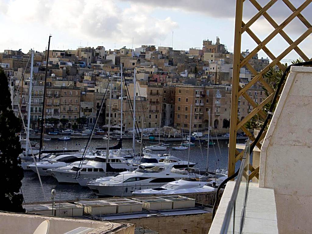 50th Boutique Hotel: Junior Suite with Terrace and Jacuzzi - single occupancy (Vittoriosa)
