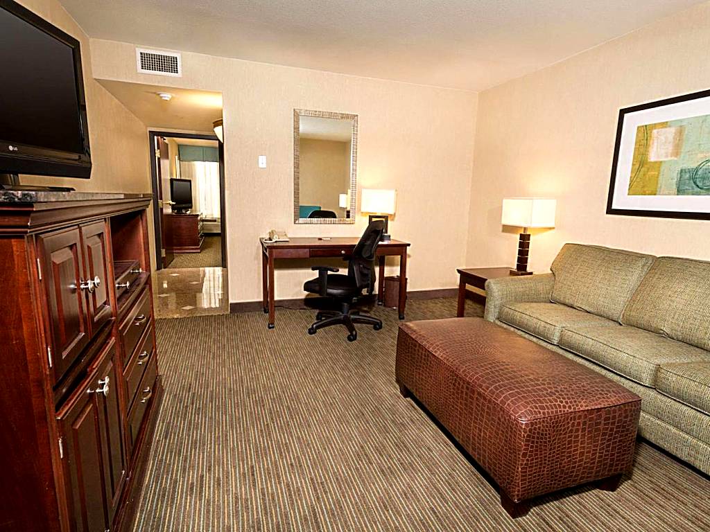 Drury Inn & Suites Detroit Troy: Superior King Suite with Spa Bath (Troy)