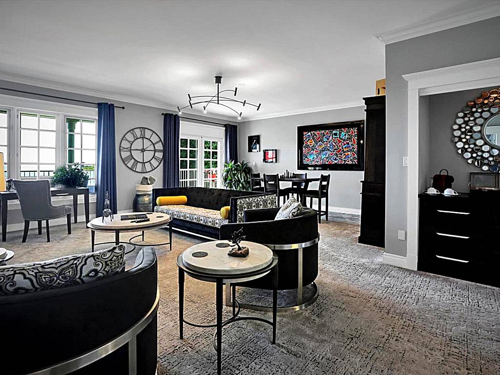 Somerset: Luxury Suite with Spa Bath