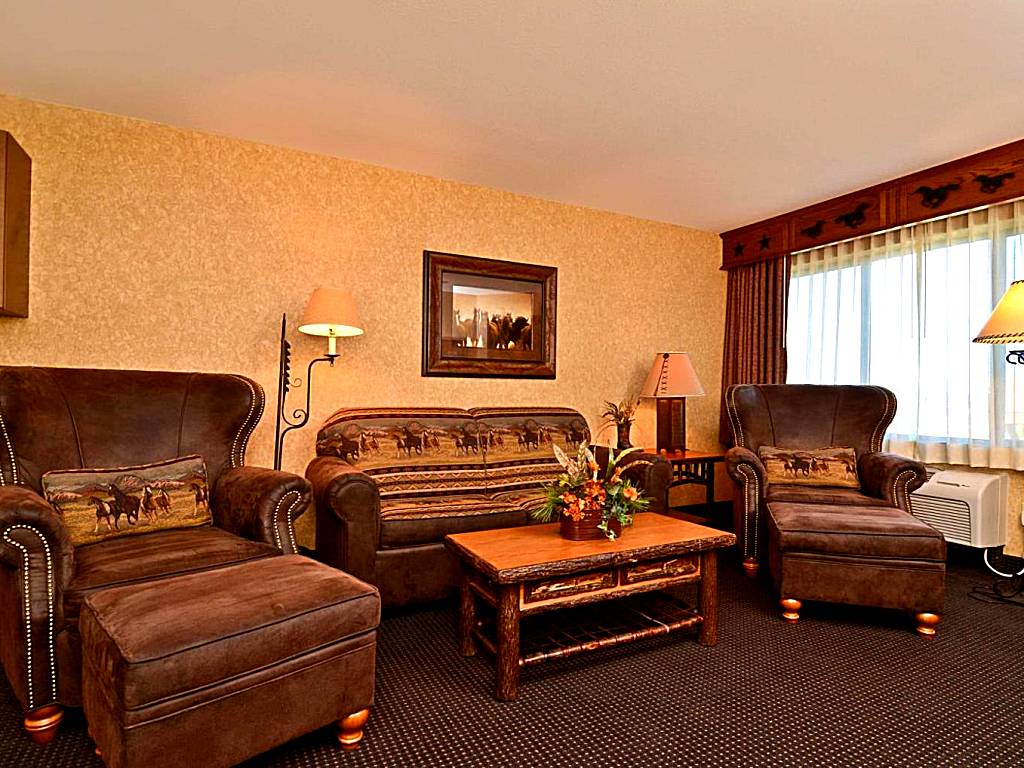 Best Western Plus Kelly Inn and Suites: King Suite with Spa Bath - Non-Smoking (Fargo)