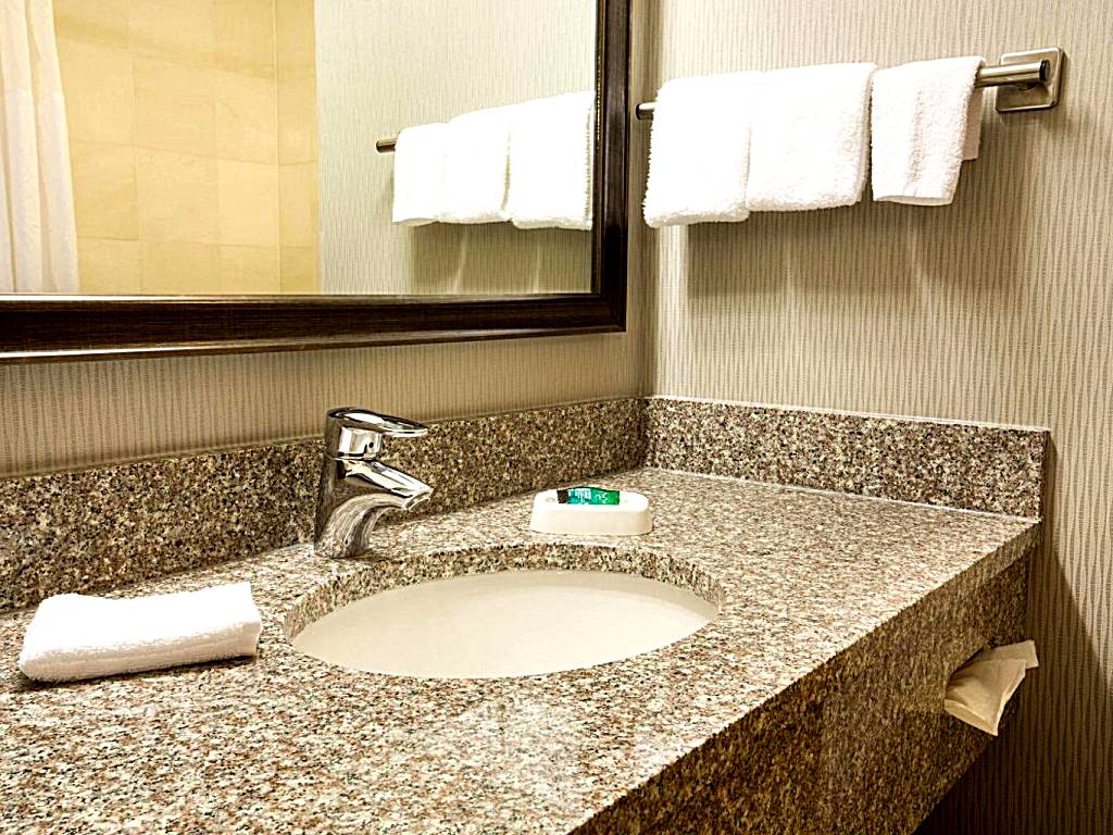 Drury Inn & Suites Columbus Grove City: Superior King Room with Spa Bath (Grove City)
