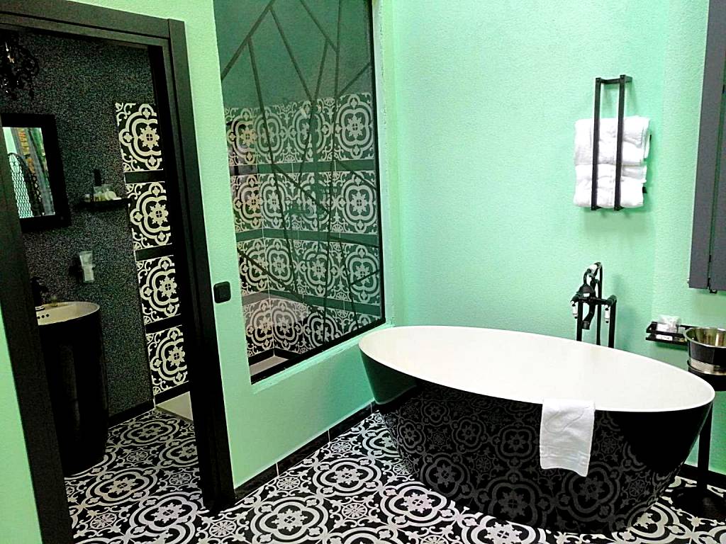 JMR Royal: Queen Room with Spa Bath (Constanţa)