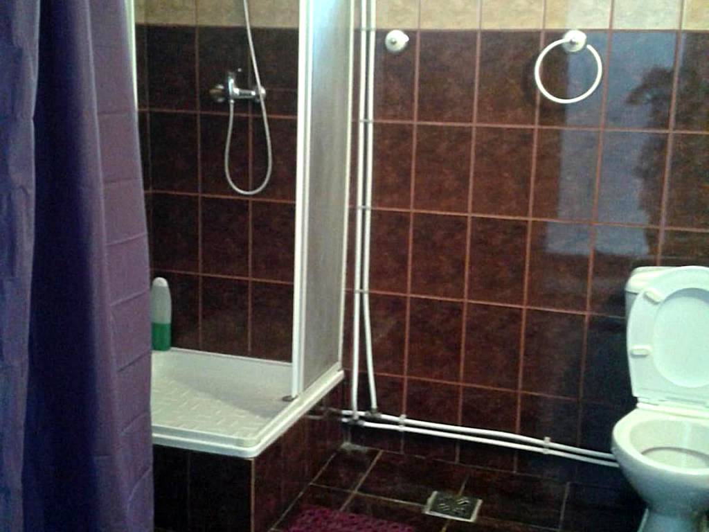 Casa Julius: Economy Quadruple Room with Shared Bathroom (Constanţa)