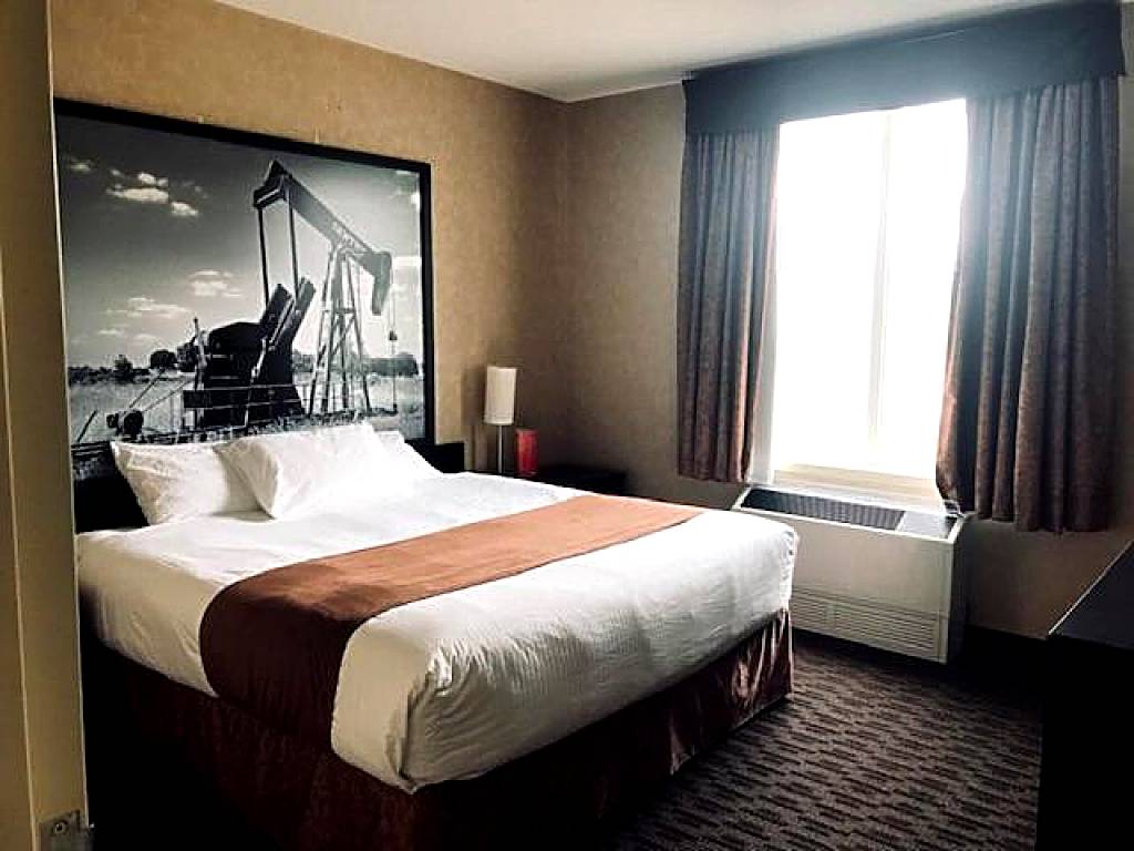 Hotel Estevan: Deluxe Suite with Spa Bath (Estevan)