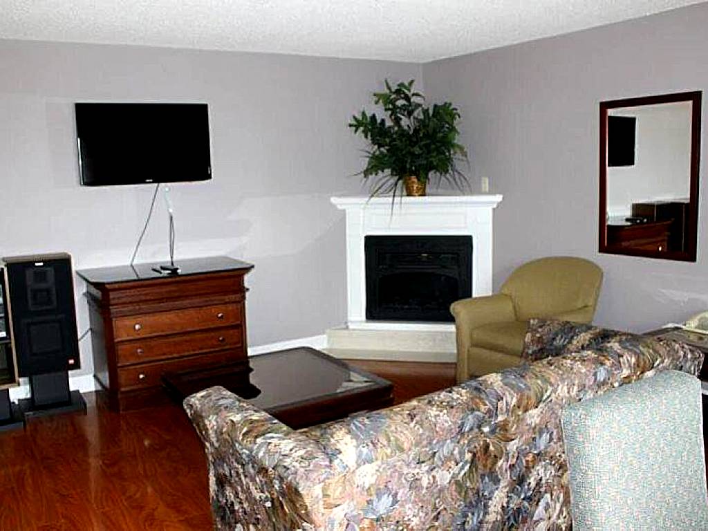 Days Inn & Suites by Wyndham Sunnyvale: Suite with Two Queen Beds with Spa Bath - Non-Smoking (Sunnyvale)