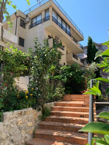 Villalov (Budva)