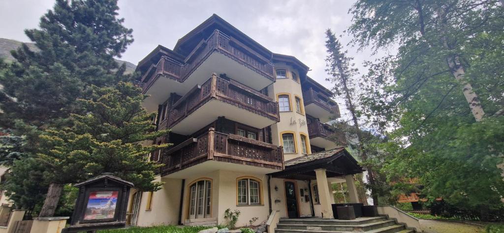 La Perle Apartments