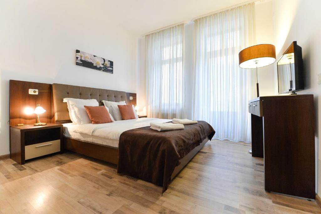Vicos Suites
