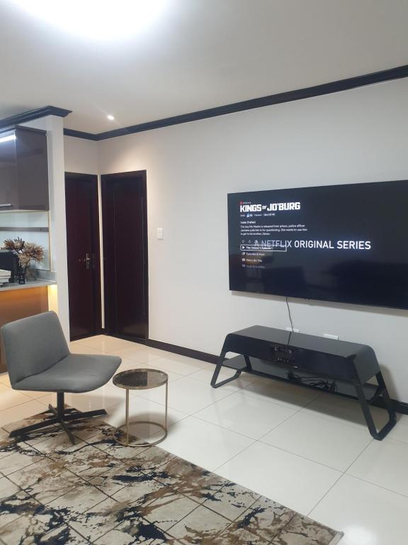 2Bed Luxury hotel apartment. Fourways
