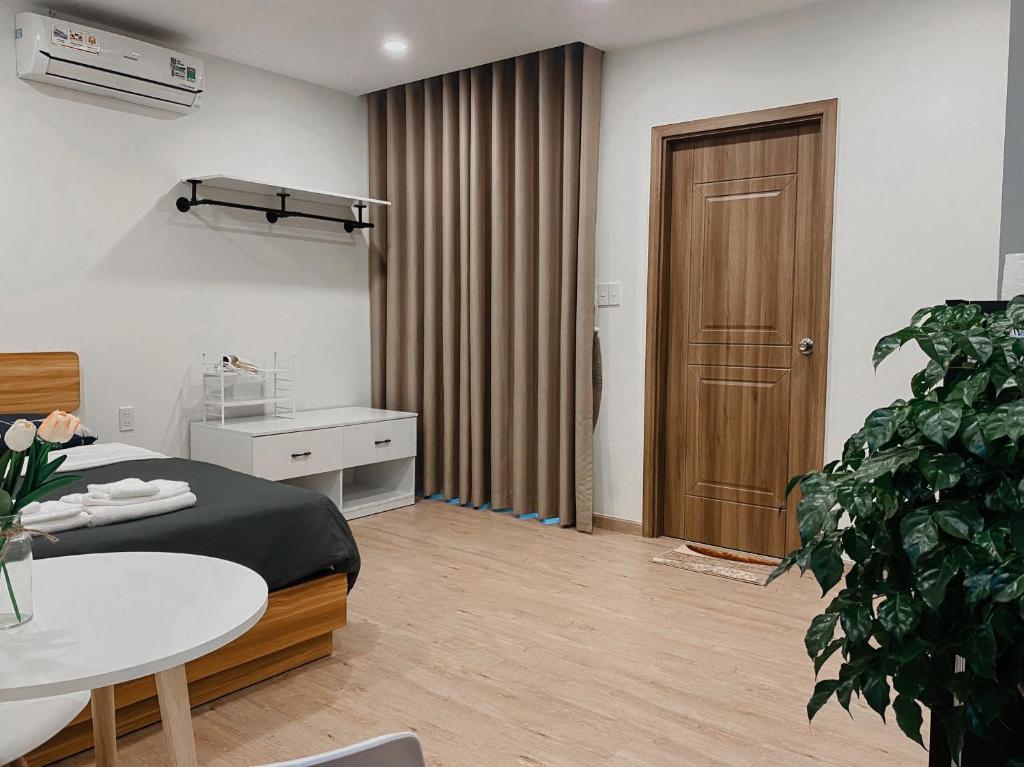 B786 Airport Apartment