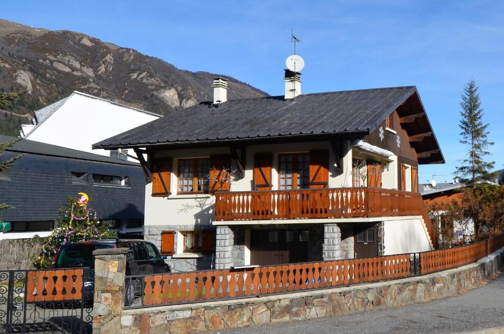 Grand Chalet St-Lary centre 13 à 15 pers