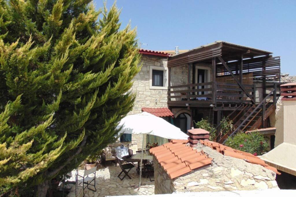 Villa Strata (a path to Psiloritis mountain)