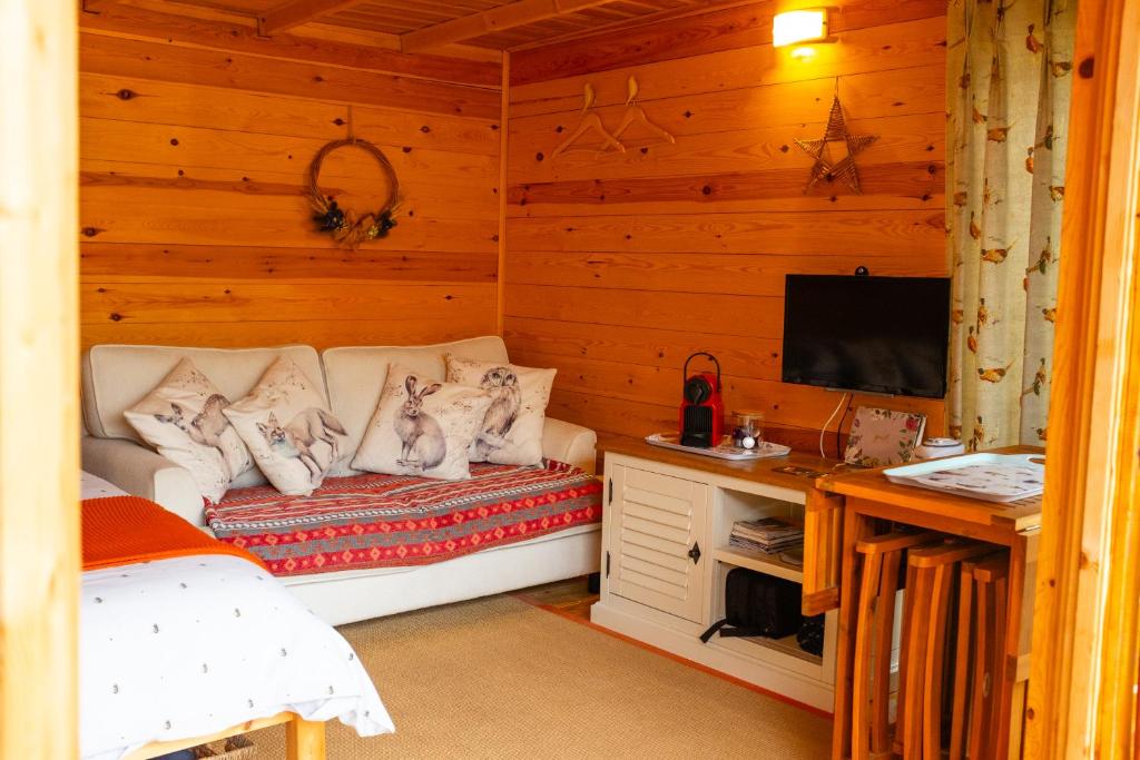 Moors Wood Relaxing ,Tranquil retreat with Hot Tub