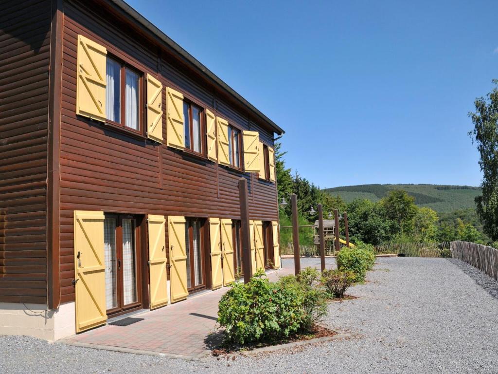 Holiday home with a panoramic view of the Ourthe on a quietly located property