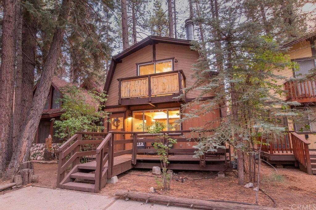 Summit Happy Cabin with HOT TUB! HIGH SPEED EV HOOKUP, CLOSE TO SLOPES