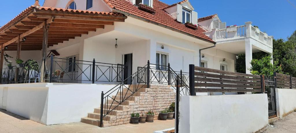 Grand Chalet Cottage House