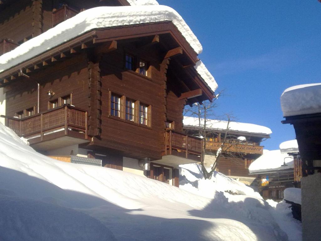 Chalet Chalet A Coeur by Interhome