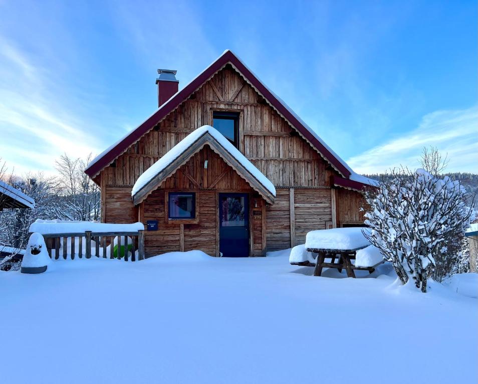 Chalet Vieux Bois, au coeur du village des Rousses