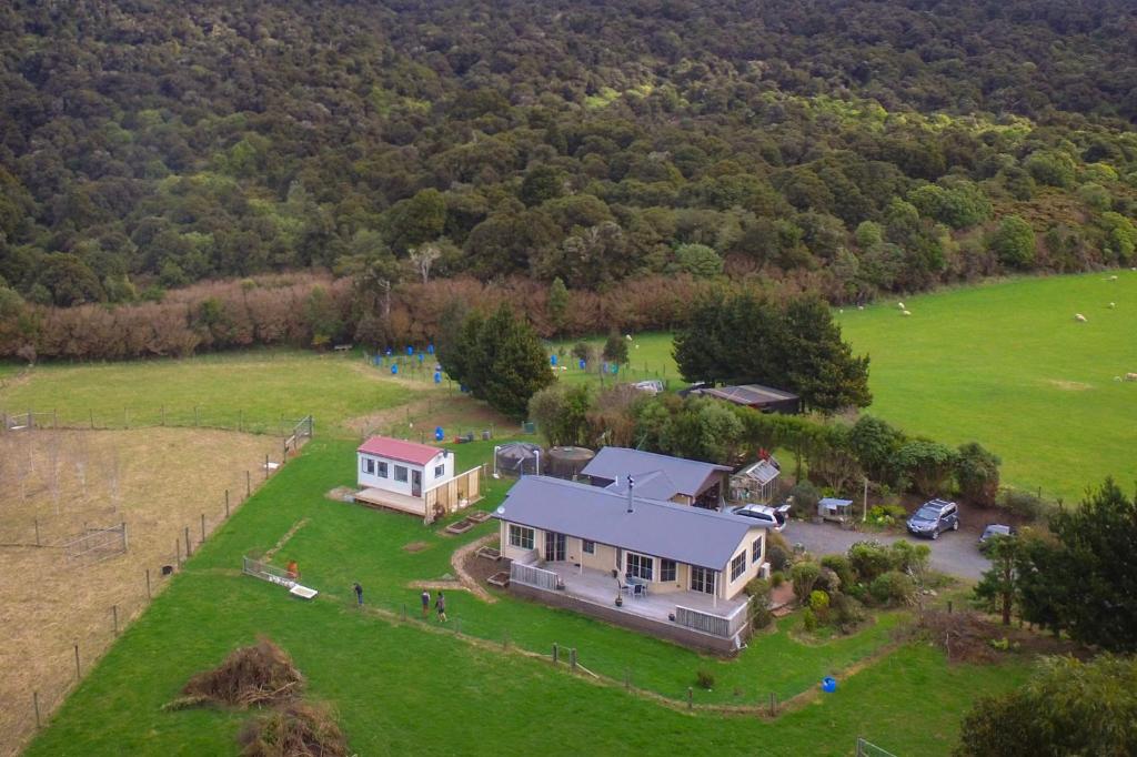 Tram Track Cosy Cabin Reserve