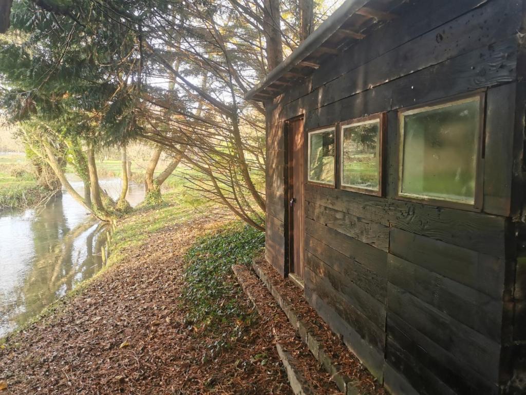 Fisherman's Cabin on the banks of the River Meon
