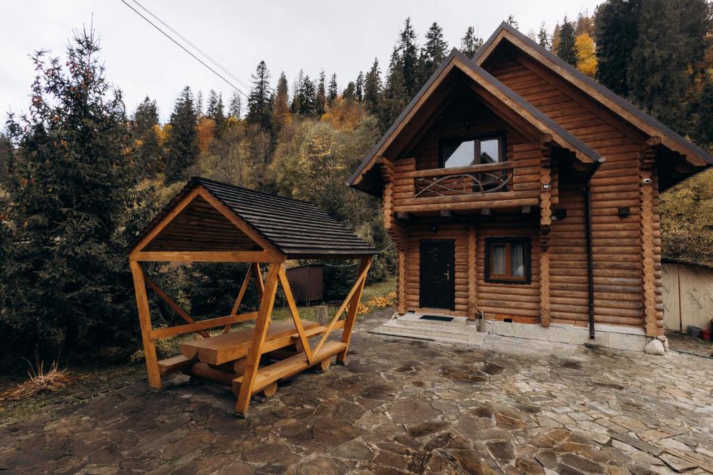 Mayak Chalet Resort Mykulychyn