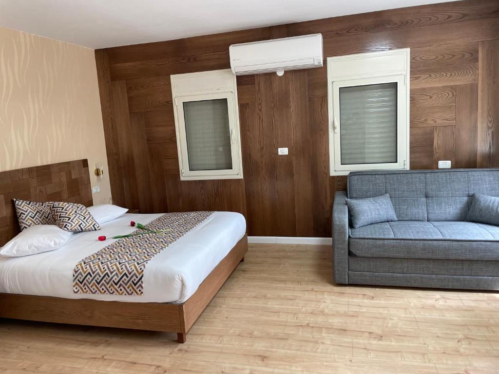 Yellow House Suite