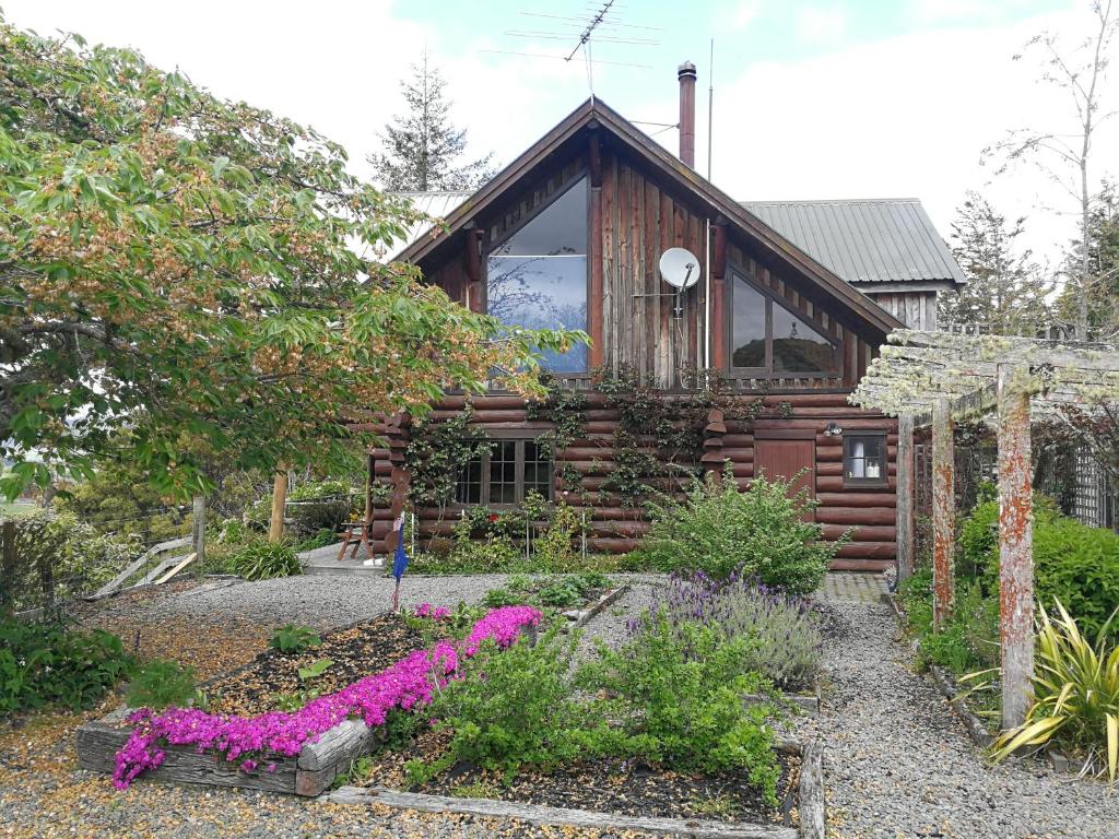 Ruapehu Log Lodge