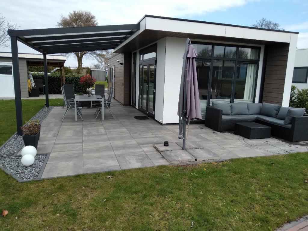 Ferienhaus / Chalet / Bungalow am See, Holland, Niederlande, Lathum