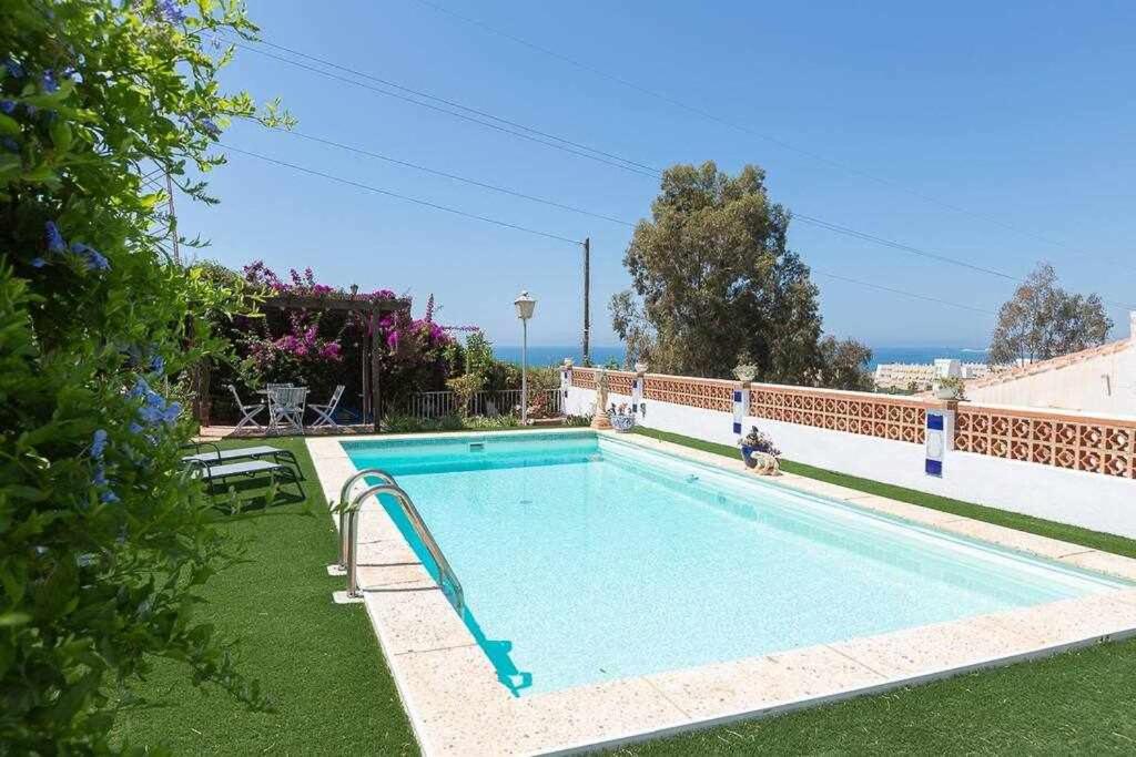 Caleta del Sol con piscina terraza y playa