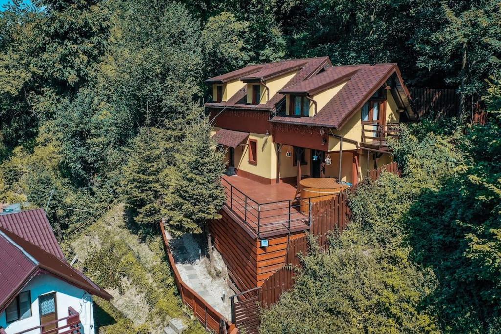 Pinewood Cabin