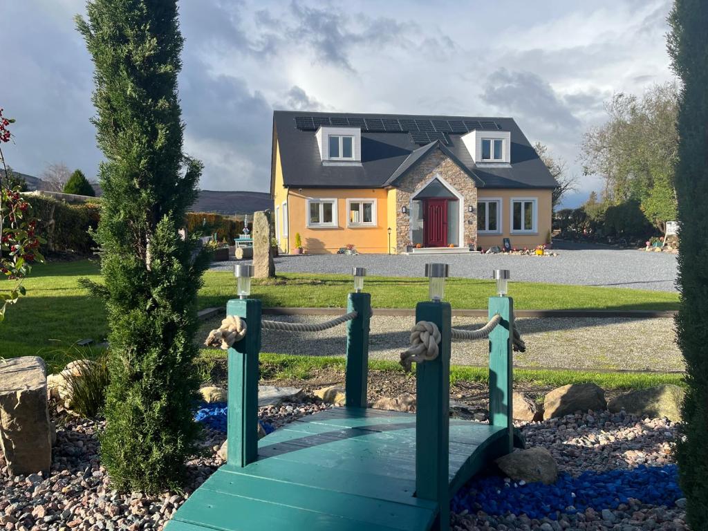 5-star Bed and Breakfast or 3-bedroom Cottage Rental "Mon Petit Cottage"