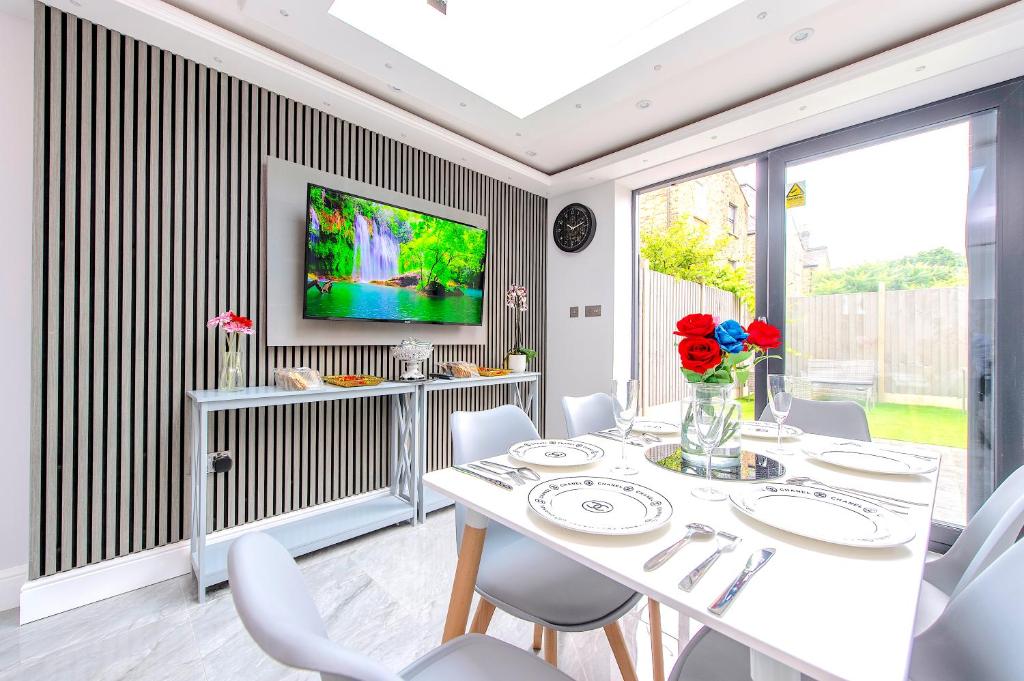 The Pond House, Ensuite Rooms - East London Short Let's