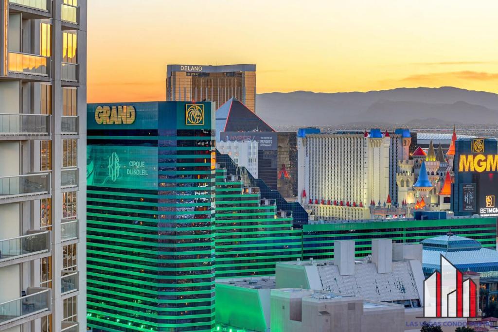 MGM Signature-37-814 1Br 2Ba F1 Pits View Balcony